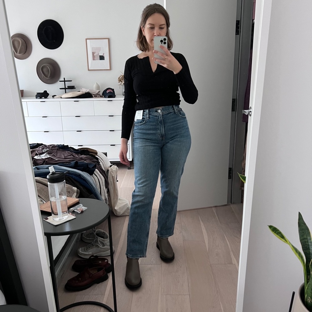 NWT Abercrombie Ultra High Rise 90s Straight Jeans 27S